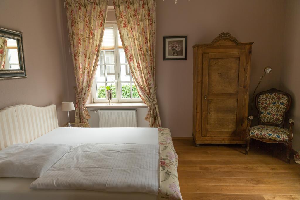 La Roseraie Wittlich Zimmer foto